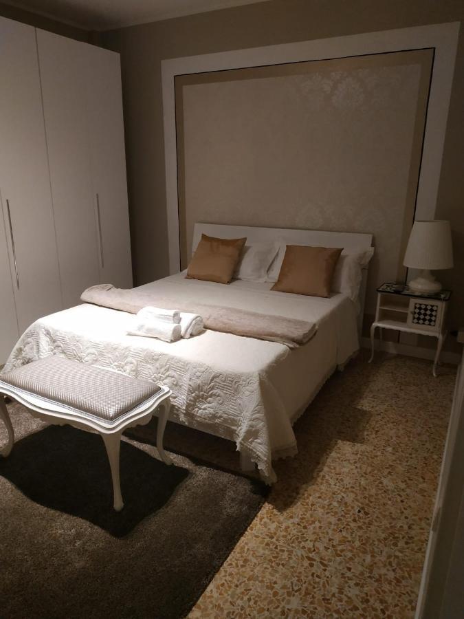 Di Design - Spazio D'arte 372 *